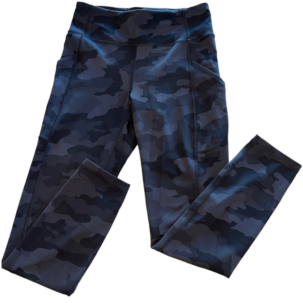 Lululemon Invigorate High-Rise Tight 25"
Incognito Camo Multi Grey Size 6
